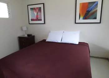 Tip Top Motel Cafe & Bakery hotel thumbnail 4
