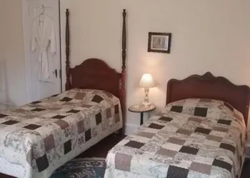 The Teacherage hotel thumbnail 8