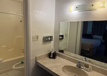 Americas Best Value Inn Wendover hotel thumbnail 7