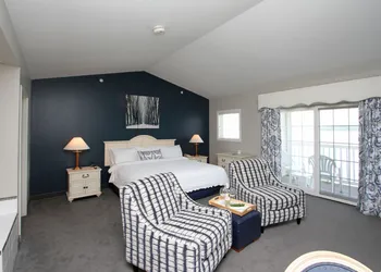 Bay Pointe Inn hotel thumbnail 4