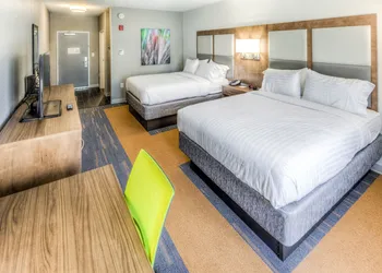 Holiday Inn Express & Suites Cleveland West - Westlake by IHG hotel thumbnail 2