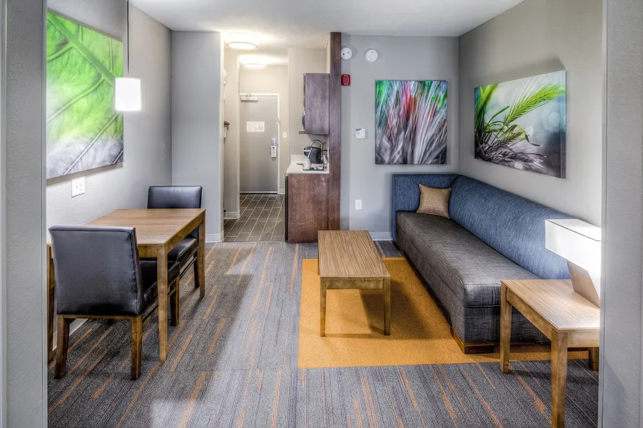 Holiday Inn Express & Suites Cleveland West - Westlake by IHG hotel detail image 6