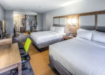 Holiday Inn Express & Suites Cleveland West - Westlake by IHG hotel thumbnail 7