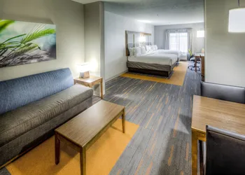 Holiday Inn Express & Suites Cleveland West - Westlake by IHG hotel thumbnail 8