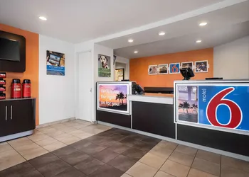 Motel 6 Buena Park, CA - Knotts Berry Farm - Disneyland hotel thumbnail 2