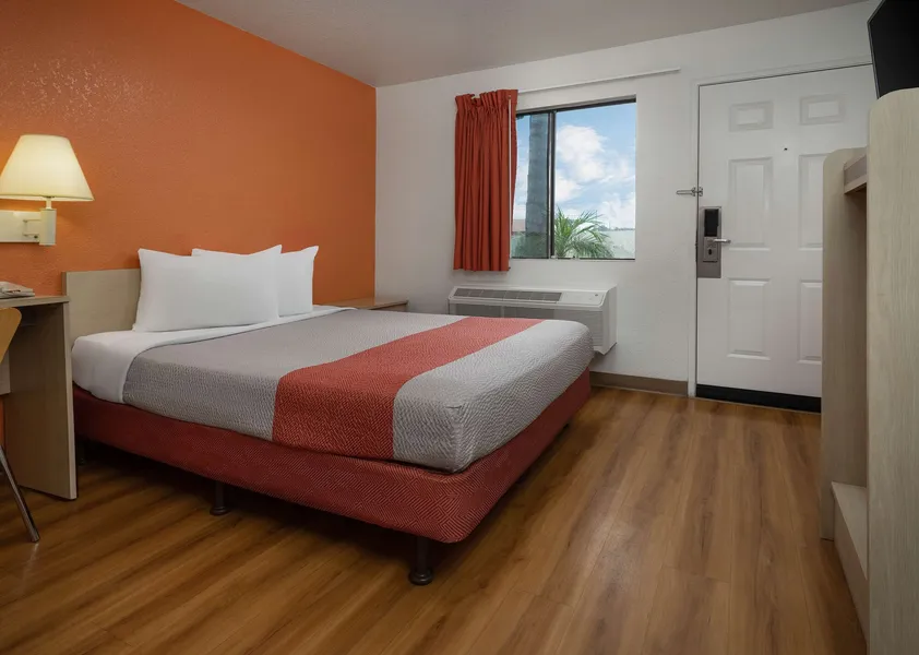 Motel 6 Buena Park, CA - Knotts Berry Farm - Disneyland hotel detail image 6
