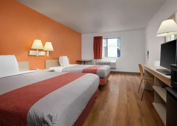Motel 6 Buena Park, CA - Knotts Berry Farm - Disneyland hotel thumbnail 7