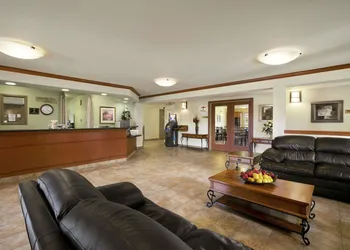Super 8 by Wyndham Slave Lake AB hotel thumbnail 2