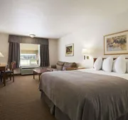 Super 8 by Wyndham Slave Lake hotel detail image 4