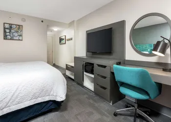 Hampton Inn Daytona Shores - Oceanfront hotel thumbnail 3