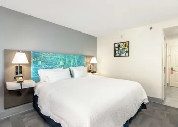 Hampton Inn Daytona Shores - Oceanfront hotel thumbnail 4
