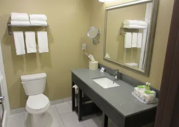 Holiday Inn Express & Suites Butler by IHG hotel thumbnail 8