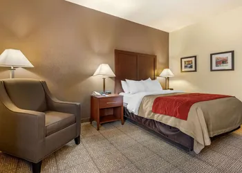Comfort Inn Warren I-69 hotel thumbnail 5