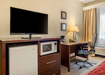 Comfort Inn Warren I-69 hotel thumbnail 8