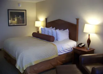 Norfolk Country Inn & Suites hotel thumbnail 3