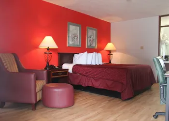 Norfolk Country Inn & Suites hotel thumbnail 6