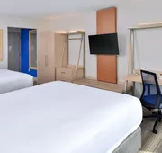 Holiday Inn Express & Suites Farmington Hills - Detroit by IHG hotel detail image 4