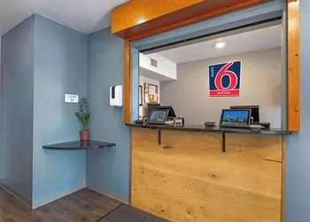 Studio 6 Extended Stay Cincinnati Sharonville OH hotel thumbnail 2