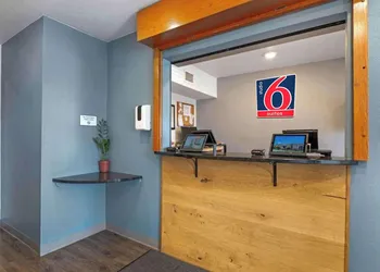 Studio 6 Extended Stay Cincinnati Sharonville OH hotel thumbnail 4