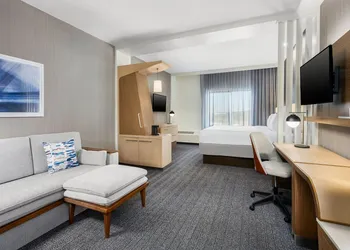 Courtyard by Marriott Auburn hotel thumbnail 8