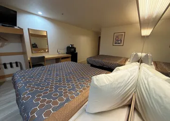 Americas Best Value Inn & Suites Ada hotel thumbnail 6