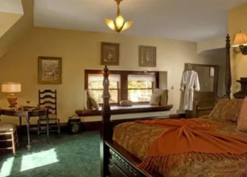 Old Rittenhouse Inn hotel thumbnail 2