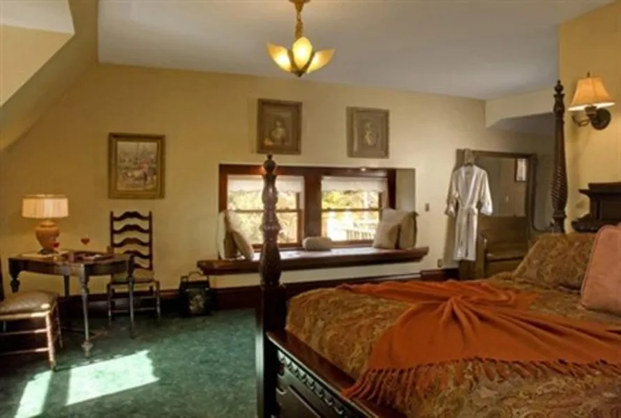 Old Rittenhouse Inn hotel detail image 2