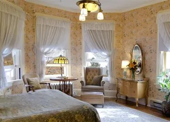 Old Rittenhouse Inn hotel thumbnail 3