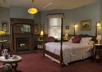 Old Rittenhouse Inn hotel thumbnail 7