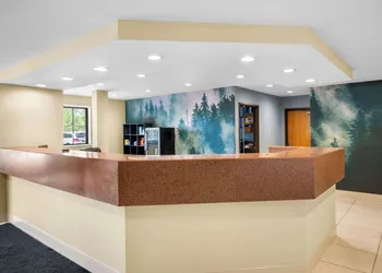 White Pines Inn & Suites hotel thumbnail 7
