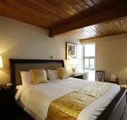 Grizz Hotel hotel detail image 4
