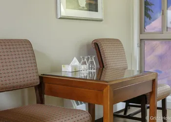 Grizz Hotel hotel thumbnail 5