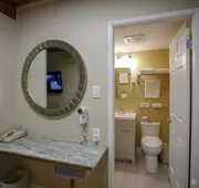 Grizz Hotel hotel detail image 7