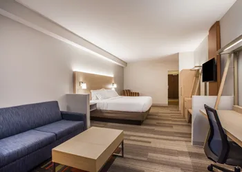Holiday Inn Express & Suites Lexington Park-California by IHG hotel thumbnail 8