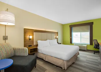 Holiday Inn Express & Suites Ontario by IHG hotel thumbnail 3