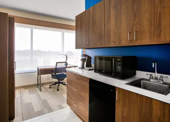Holiday Inn Express & Suites Ontario by IHG hotel thumbnail 7