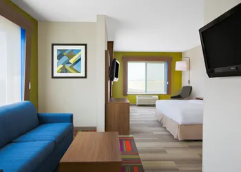 Holiday Inn Express & Suites Ontario by IHG hotel thumbnail 8