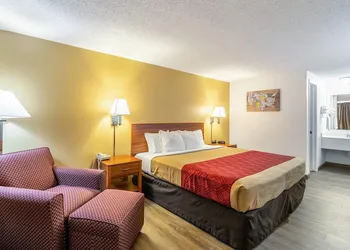 Econo Lodge Miles City I-94 hotel thumbnail 4