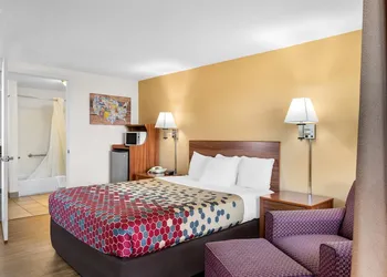 Econo Lodge Miles City I-94 hotel thumbnail 5