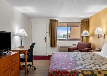 Econo Lodge Miles City I-94 hotel thumbnail 7