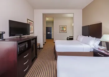 Holiday Inn Express Hotel & Suites Brady by IHG hotel thumbnail 3