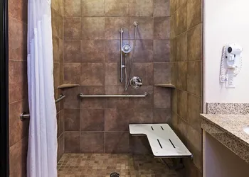 Holiday Inn Express Hotel & Suites Brady by IHG hotel thumbnail 5