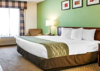 Comfort Inn Goshen hotel thumbnail 7