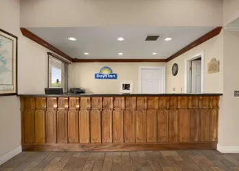 Days Inn by Wyndham Alexander City hotel thumbnail 2