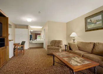 Days Inn by Wyndham Alexander City hotel thumbnail 6