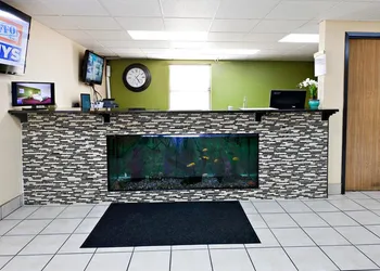 Days Inn by Wyndham Park City Kansas hotel thumbnail 2