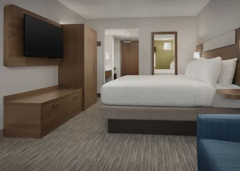 Holiday Inn Express Boston - Saugus by IHG hotel thumbnail 8