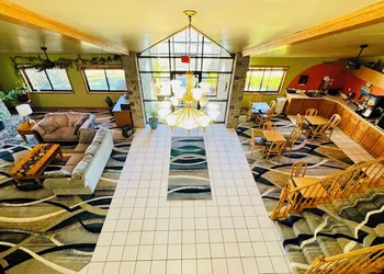 Regency Inn And Suites hotel thumbnail 2