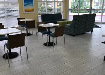 Days Inn by Wyndham Panama City hotel thumbnail 2