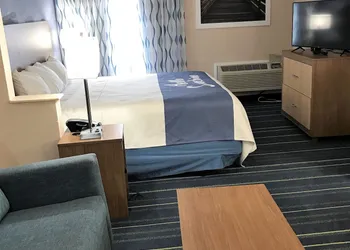 Days Inn by Wyndham Panama City hotel thumbnail 8